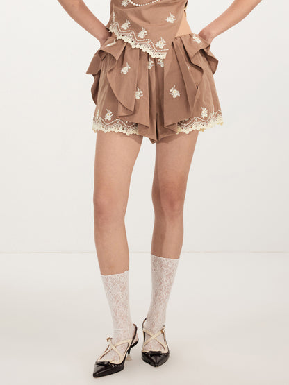 FAME flower embroidery deconstruction shorts fake two slacks