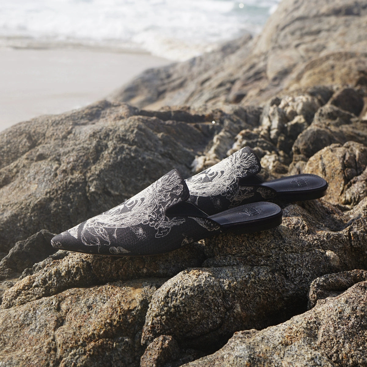 B-FEI flat pointed toe casual semi-support slippers-LAUF.