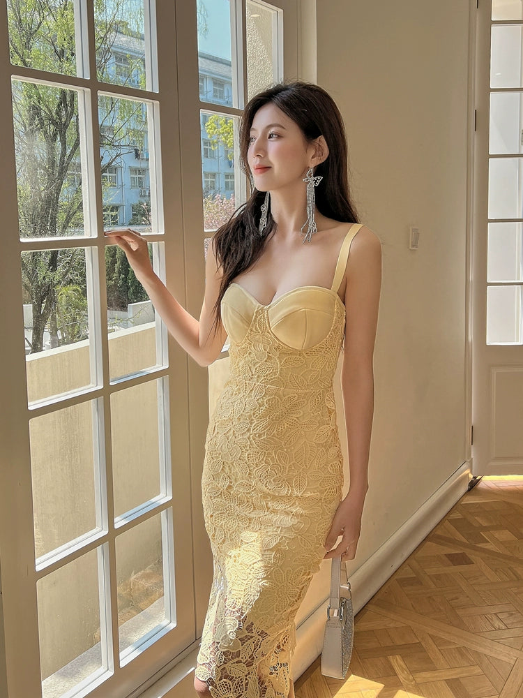 DOLLY Luxury Yellow V-Neck Sleeveless Slim Fit Lace Suspender Dress-TANYA