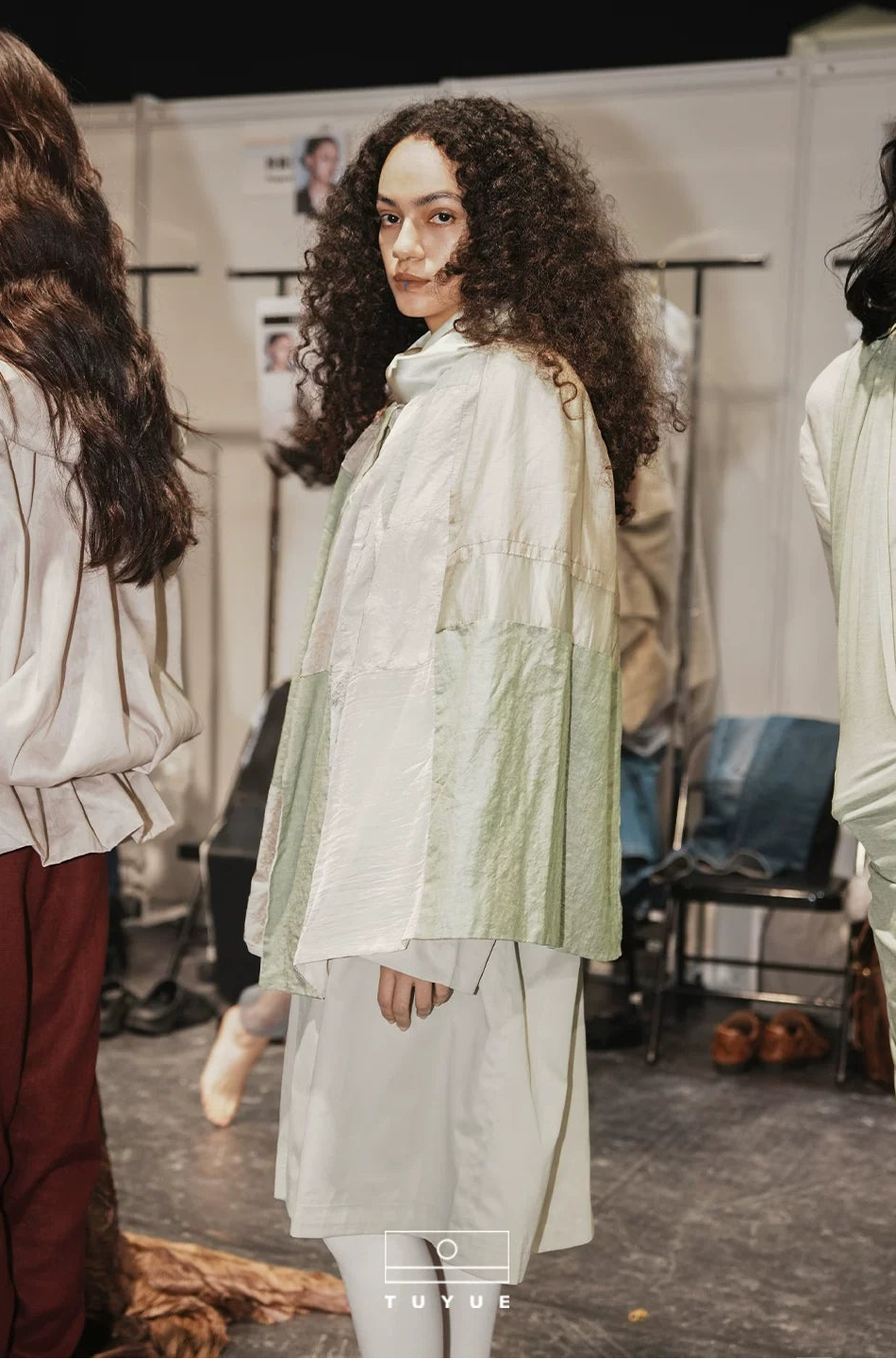 TUYUE Cotton and Linen Silhouette Mid-length Cape Windbreaker- JADA