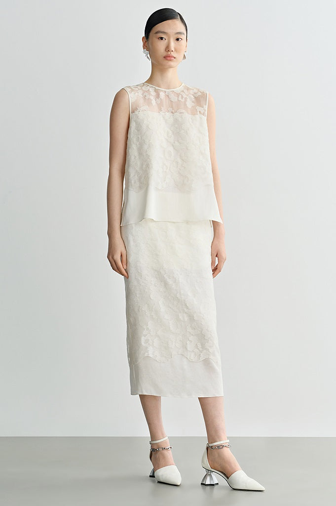COMME MOI Silk Embroidered Top Sleeveless white Shirt - SIMON.
