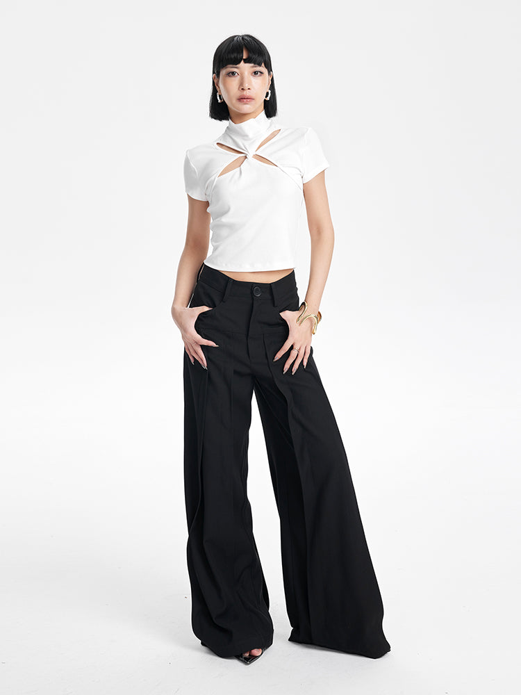 TINY IN american cropped cut-out top with a half-high neck -GOJO