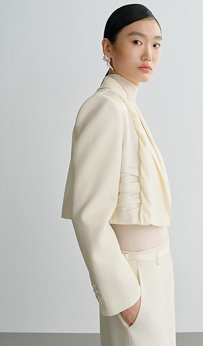 COMME MOI Lu Yan designer's new wool twisted short suit - DECKS.