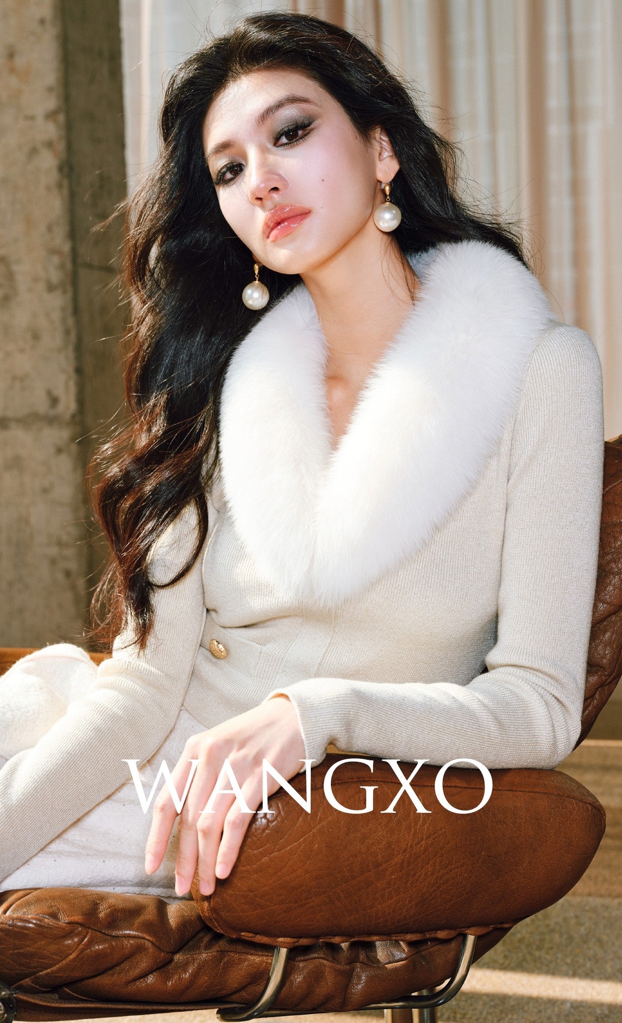 WANGXO | Luxury Wool Fixed Dyeing with Detachable Fox Fur Collar Knitted Top- JUNE.