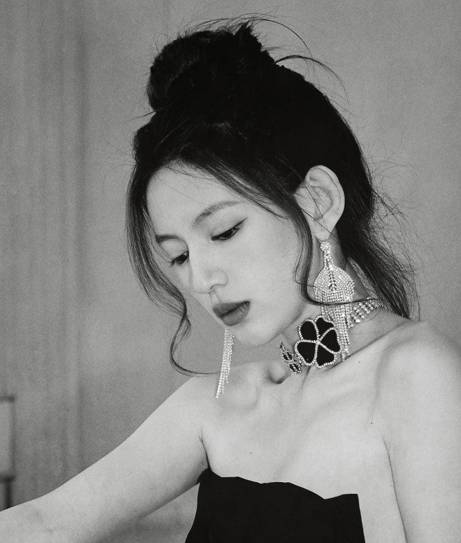 DOLLY High End Full Diamond Tassel Chic Earring-BOMA