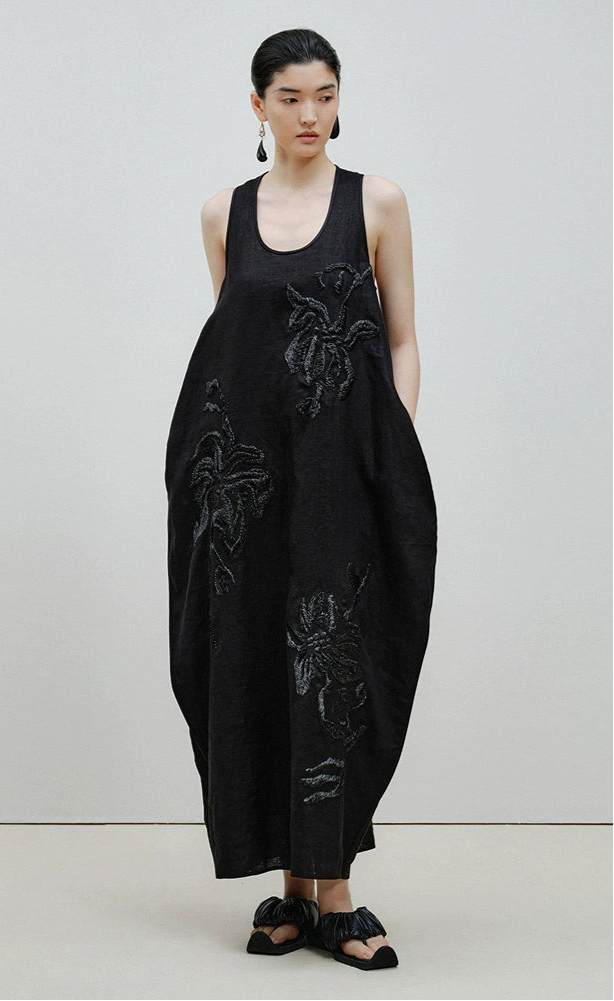 ZHUCHONGYUN Embroidery Sleeveless Deep U Neck Loose Dress--KAORI.