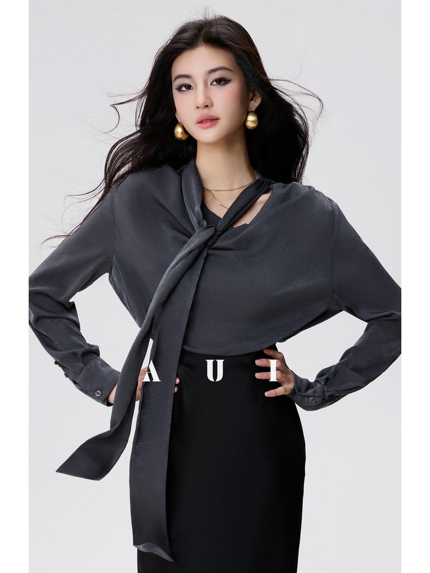 AUI commuter gray shoulder pad chiffon foreign temperament high-end chic top - Seo-yoon