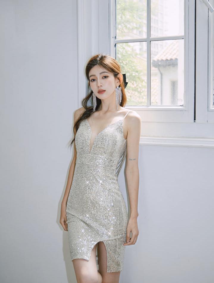 DOLLY Elegant Deep V-Neck Sleeveless Sequin Long Slim Fit Evening Dress-IVONNE