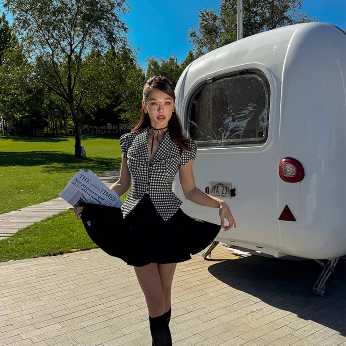 Le Palais Vintage Black & White Plaid Slim Puff Sleeve Shirt-ARARAGI.