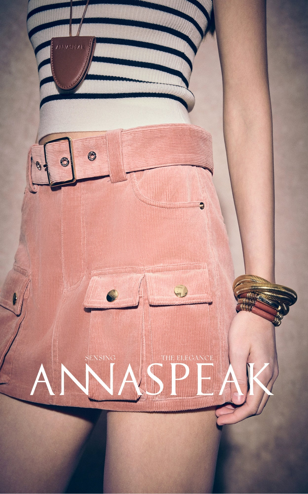ANNASPEAK long-legged  long-staple  corduroy cargo jeans.