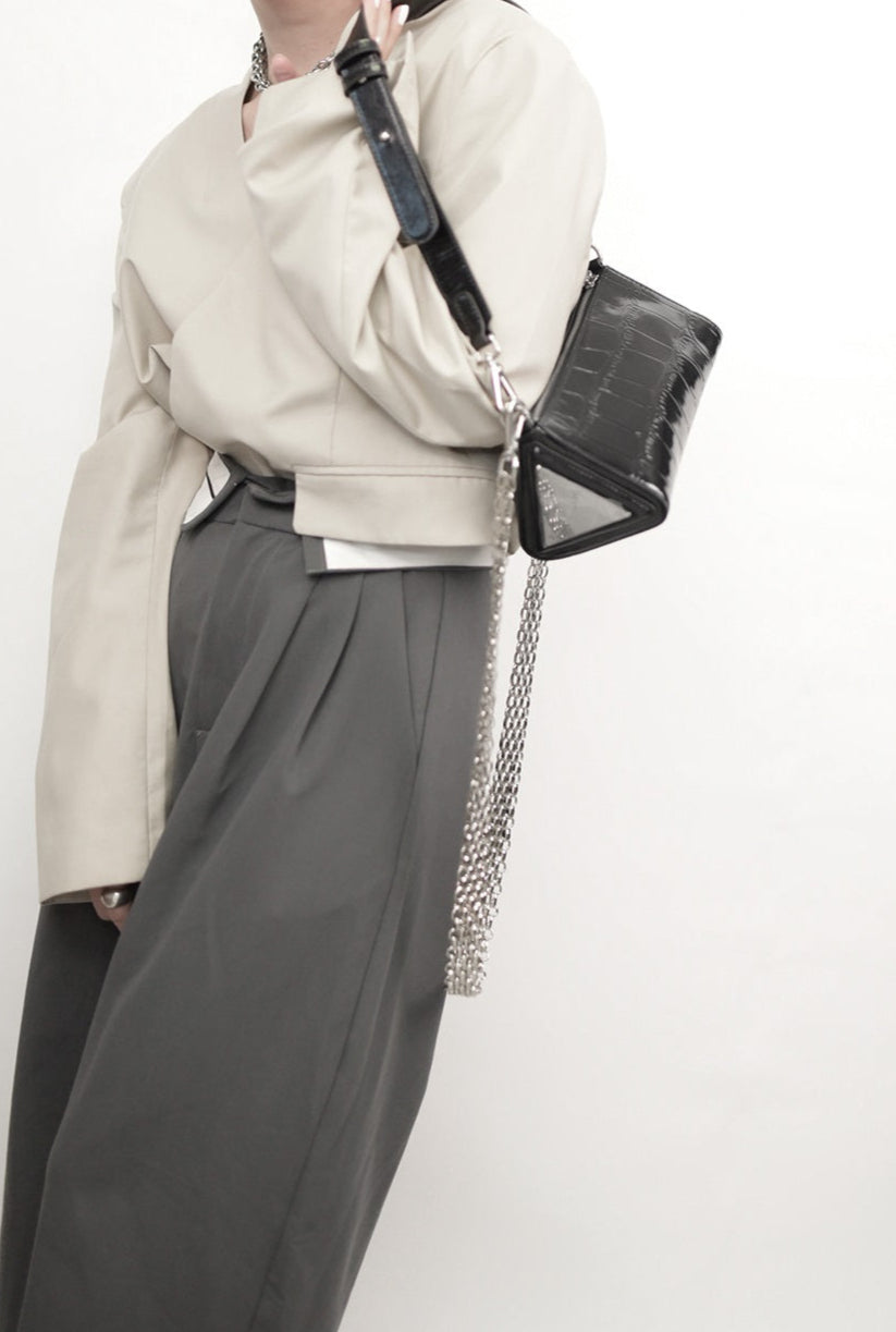 IUBALLET Stylish Leather Triangle Bag - CLOSED.