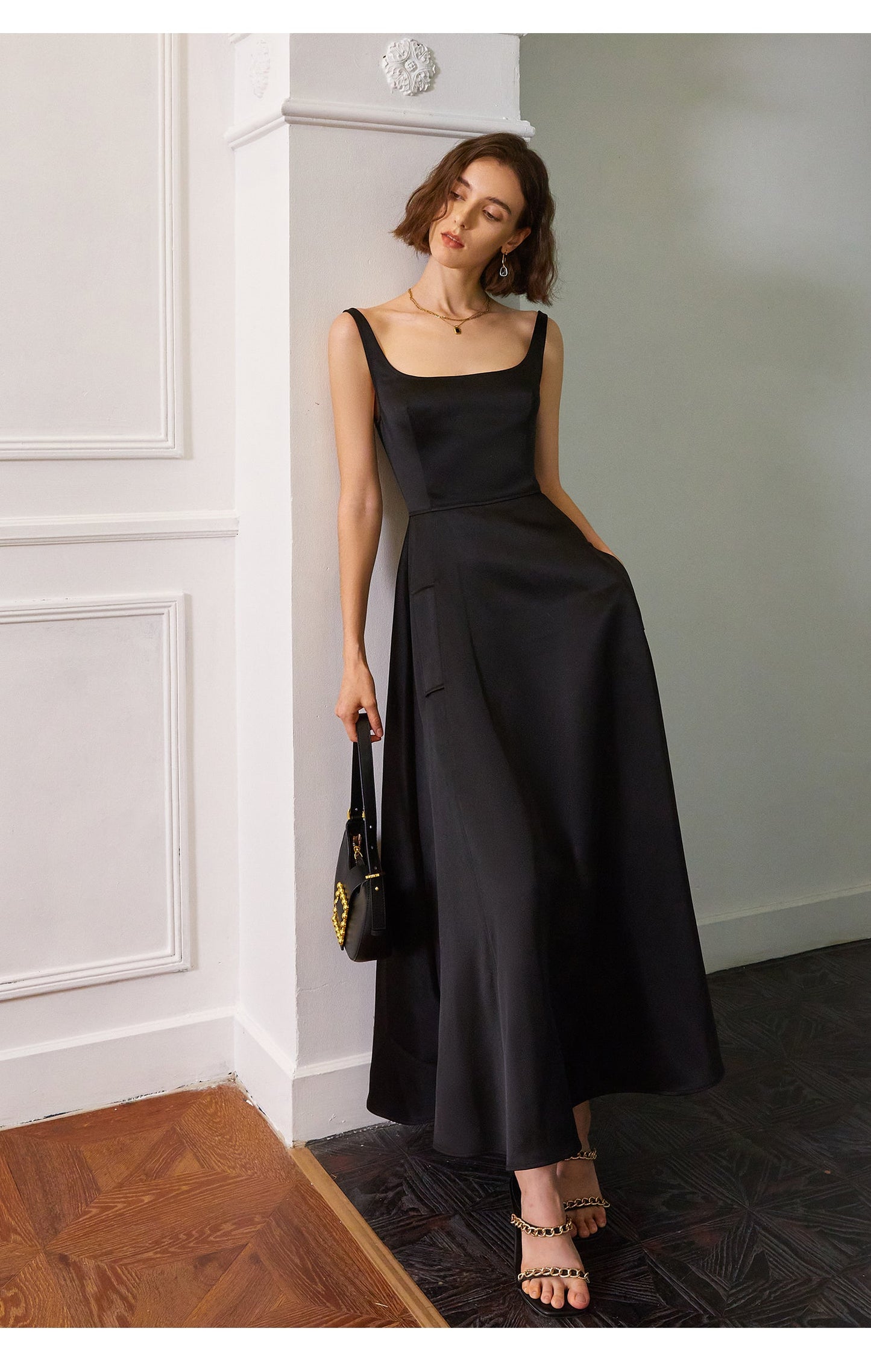 Quick Ship: Sleeveless  long skirt and comes in a black and white dress-  Molna