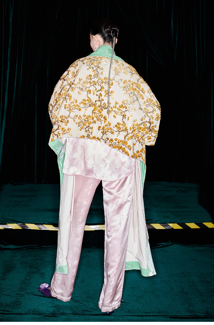 M essential Mackay designer chestnut pine workshop embroidered robe - spirits.