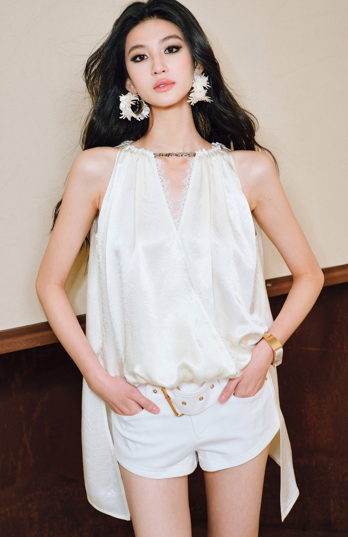 WANGXO|Lace-Trimmed Metal Chain Halterneck V-Neck Pleated Top with Delicate Texture -AYRA