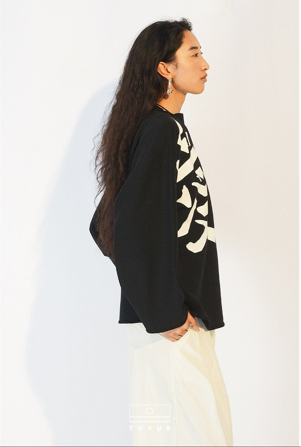 TUYUE Black Heavy Cotton Small Turtleneck Sweatshirt - NICKY.