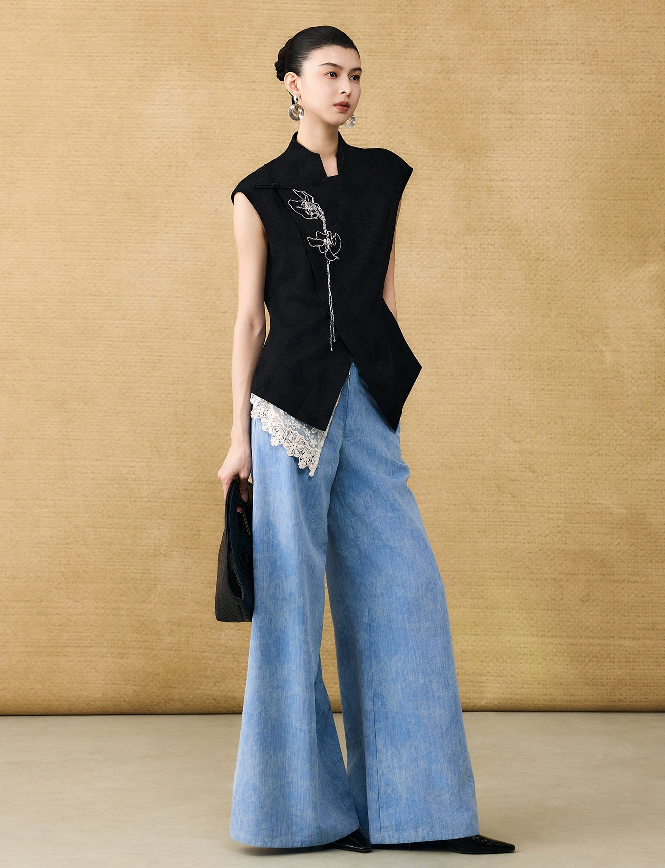 HECO Chinese style asymmetrical hand-embroidered vest top - FORD.