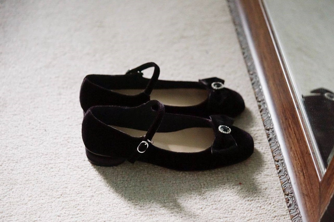 B-FEI women's black velvet flat shoes-OINK.