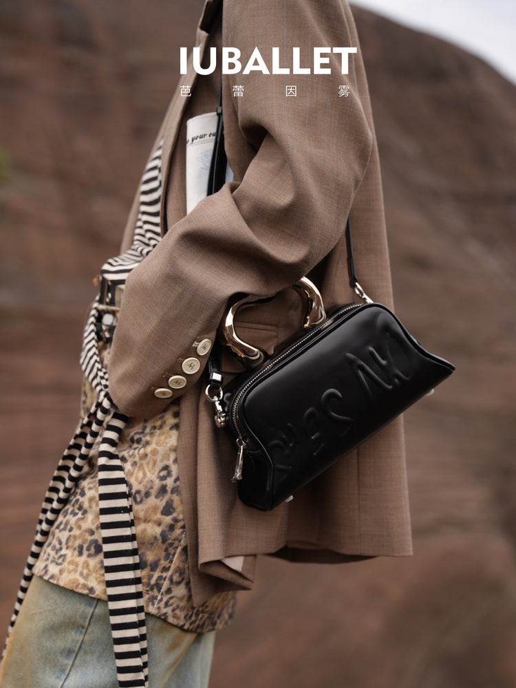 IUBALLET Niche Handle Letter Tote Leather Irregular Baguette Bag - CHARGED.