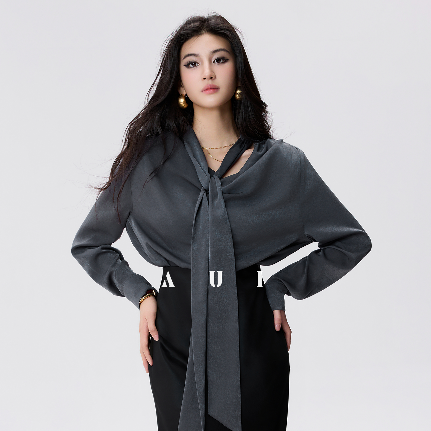 AUI commuter gray shoulder pad chiffon foreign temperament high-end chic top - Seo-yoon