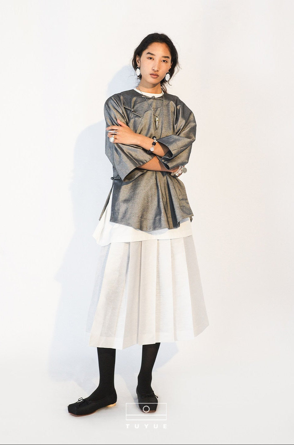 TUYUE Gray handmade buckle coat slanted robe top - CHRISTIAN.
