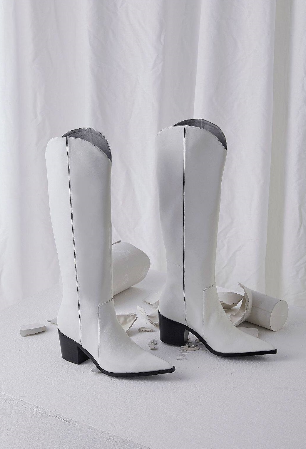 B-FEI black and white simple niche women's long cowboy boots-DAVI.