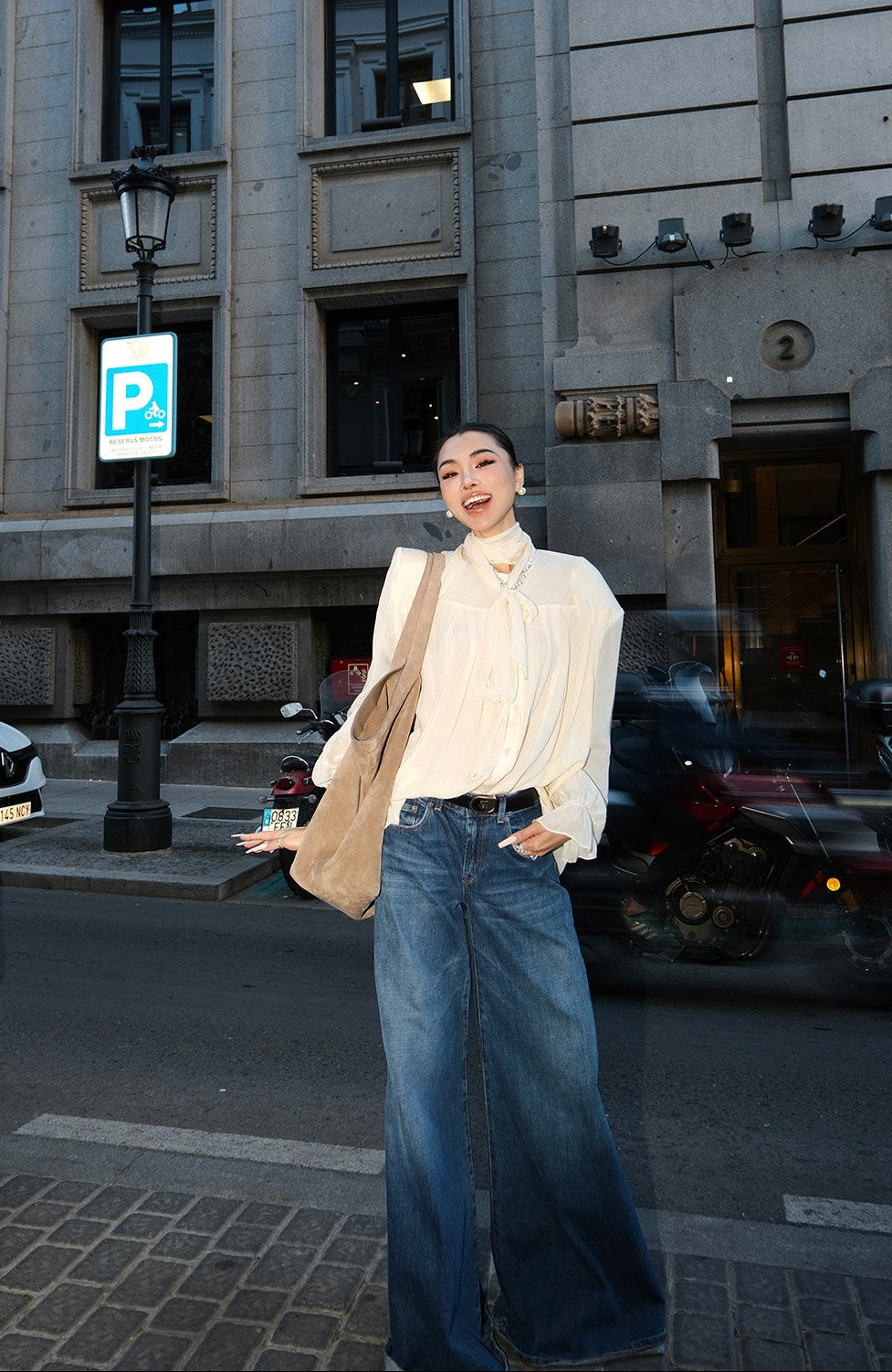 MEI SANGUAN beige French retro lantern sleeve bow shirt - CAIUS