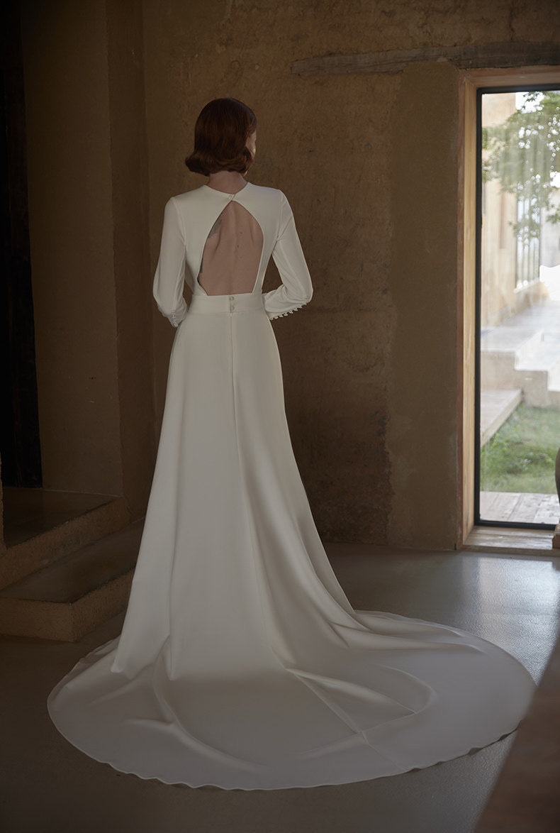 GOUDIN white trailing long-sleeved backless ceremony dress - SEA.