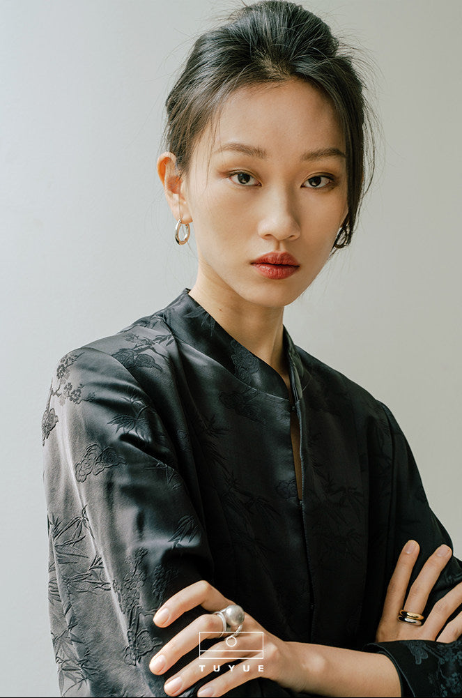 TUYUE Black Weave Stand Collar Slim Blazer - PRECIOUS.