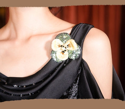 MagicQ black diamond velvet off-the-shoulder swing collar with silk side slit long-sleeved high-rise dress