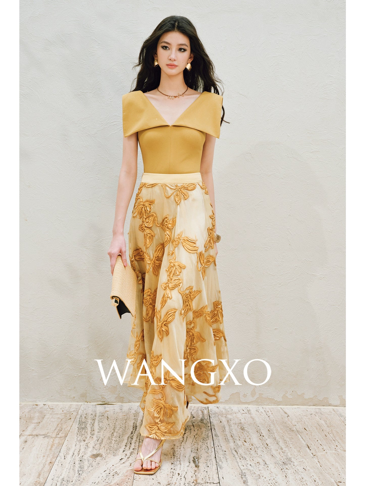 WANGXO | Fine Glitter-Sprinkled Silver High-Elastic Hemp Knit  Layered V-Neck Slim Elegant Top -SANA