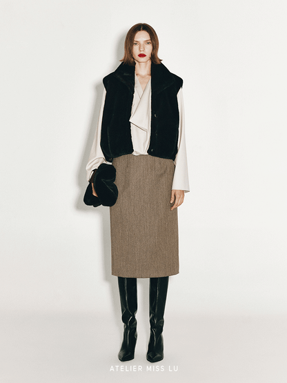 AtelierMissLu  Fall/Winter 2024 Faux Fur Geometric Trapezoidal Wristbag - BOBBY