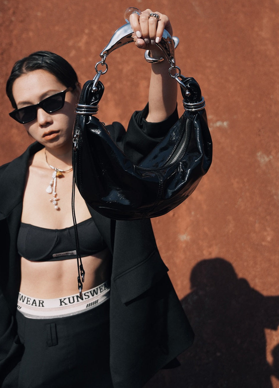 IUBALLET Silver Croissant Handle Armpit Bag - SAYS.