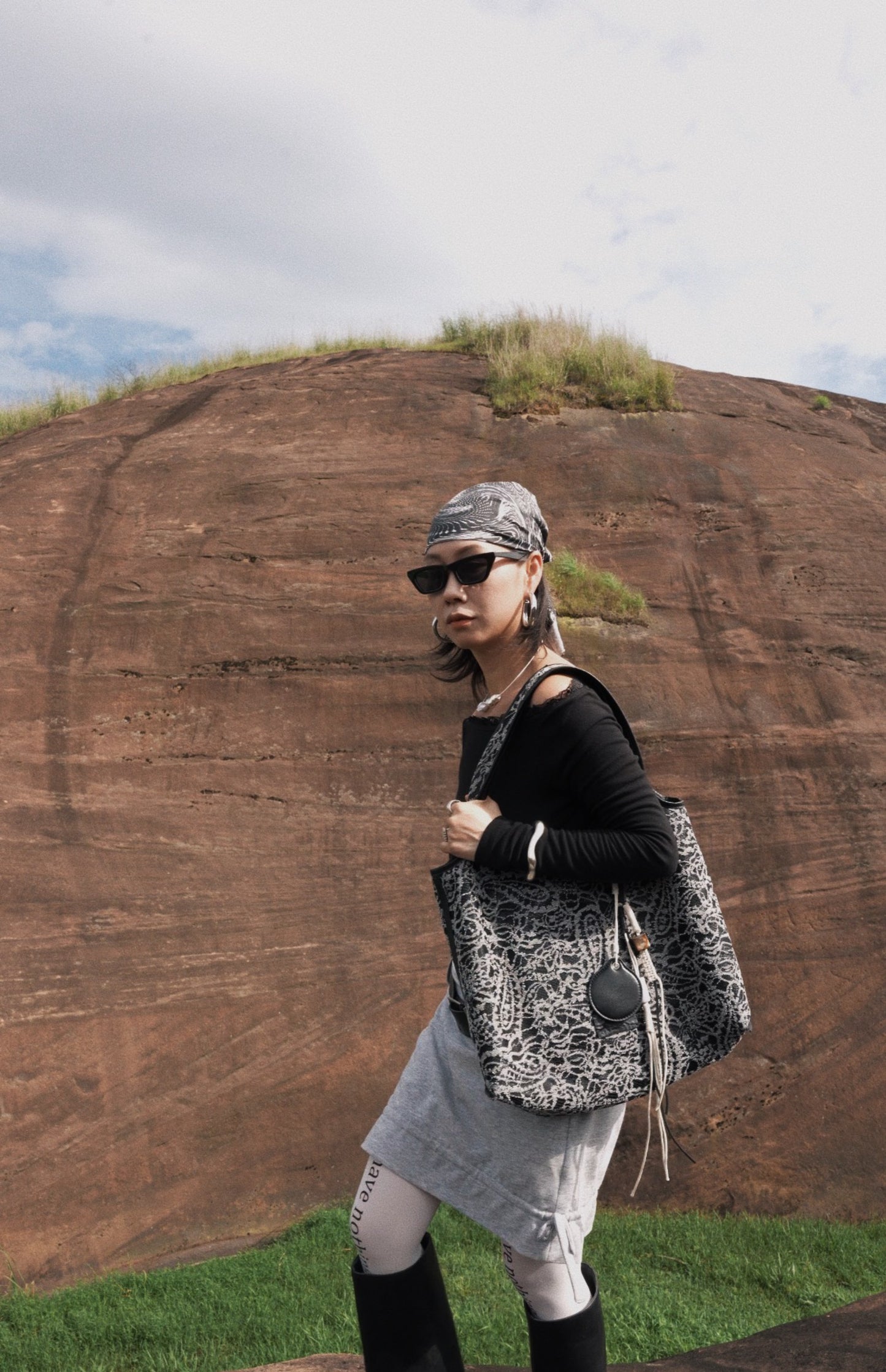 IUBALLET Relaxism New Lace One Shoulder Crossbody Large Capacity Tote Bag - APOCALYPSE ?