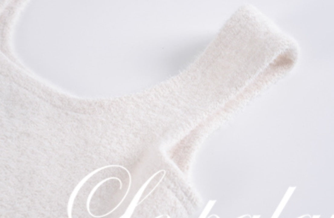 Le Palais Vintage Luxury White Fur Hand bag Plush Vest High Waist Wide-leg Pants Suit-Sonia