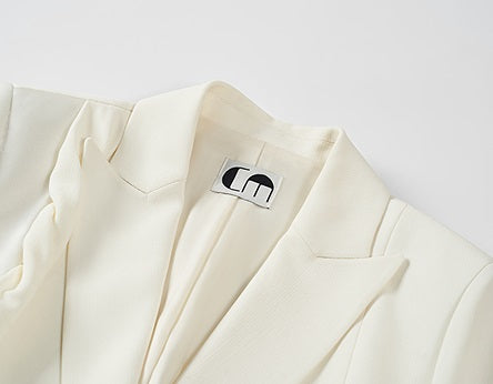 COMME MOI Lu Yan designer's new wool twisted short suit - DECKS.