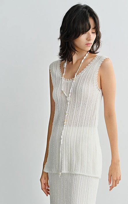 COMME MOI Women's White Cutout Raw Edge Knitted Vest - STELLA.