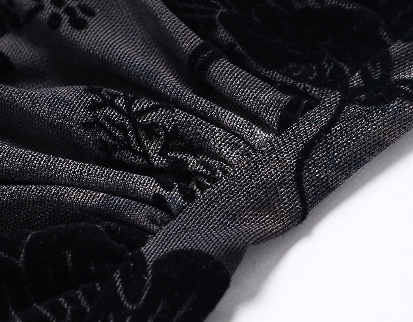 WANGXO| Acetate  Lace-Trimmed Metal Chain Halterneck V-Neck Pleated Top -AYRA.