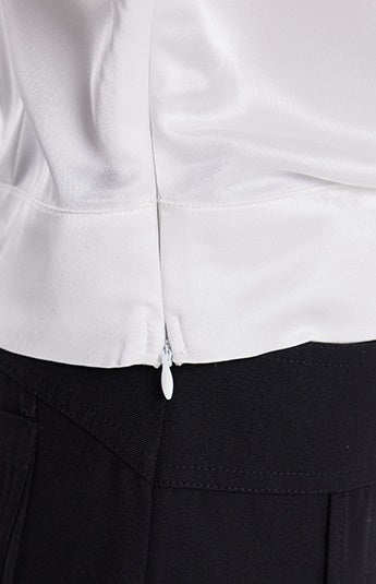 TINY IN v-neck dolman sleeve satin casual top -GAG