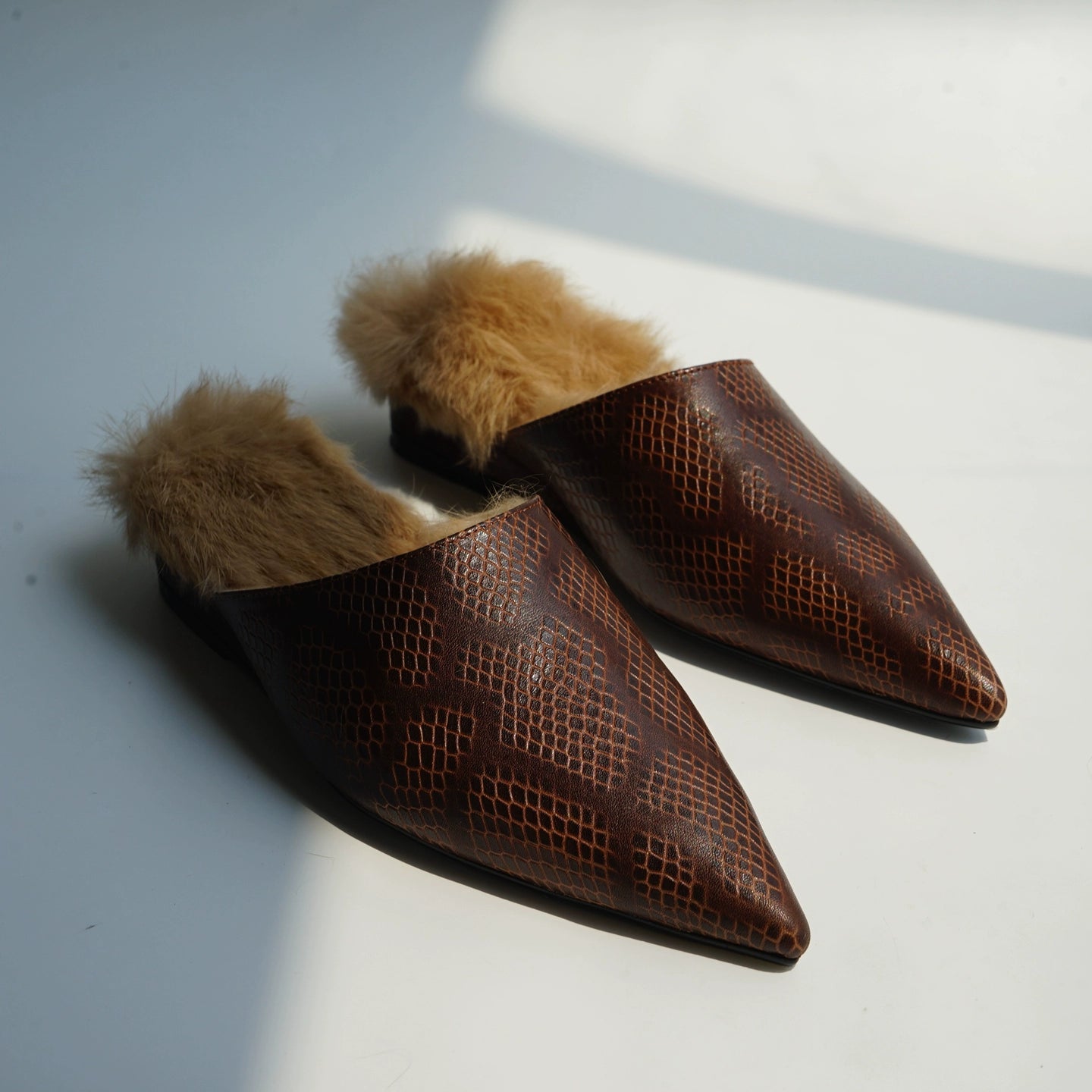 B-FEI pointed toe fur shoes-MARU.