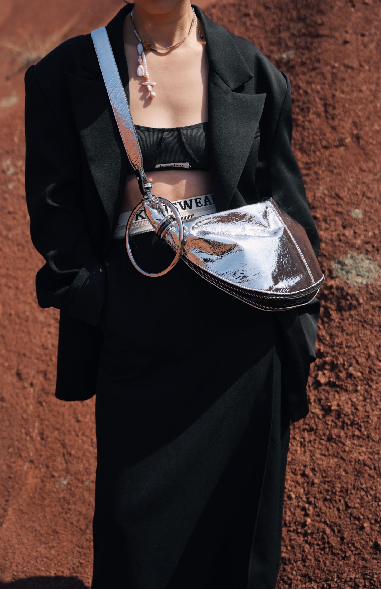 IUBALLET Silver Croissant Handle Armpit Bag - SAYS.