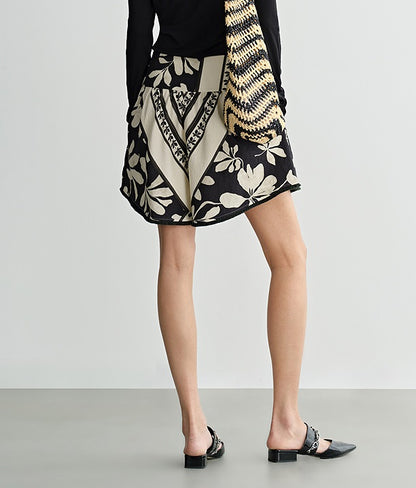 COMME MOI summer black and white print wide waistband shorts - BRONZE.