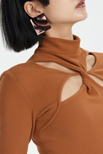 TINY IN cut-out brushed knit long sleeve sweater -WAKA