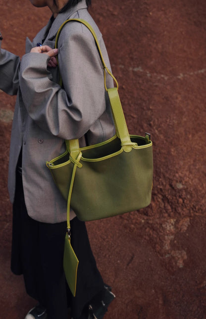 IUBALLET Elegant Green Bucket Bag - GENRE.