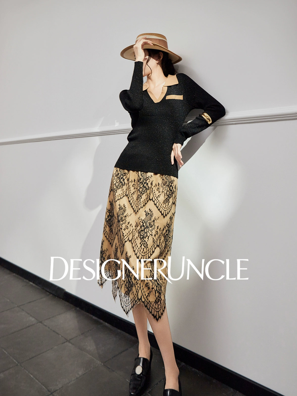 DGU "Qimo" black knitted sweater V-neck fashion high-end commuter top - BUGGY.