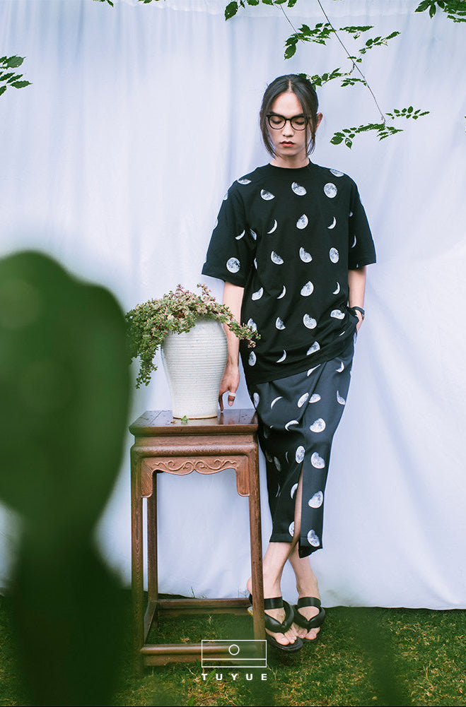 TUYUE Pure Cotton Short Sleeves Moon Print T-Shirt - FERDINAND.