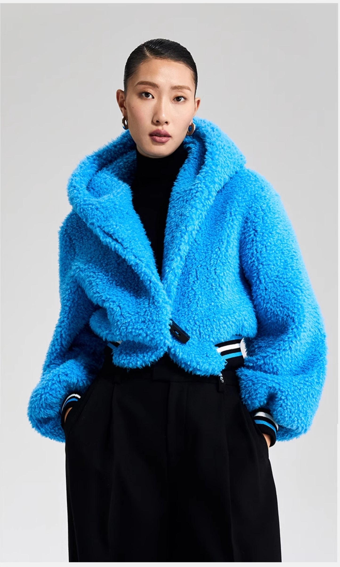 LEDI W croped winter faux lambwool blue fuzz coat - Llege