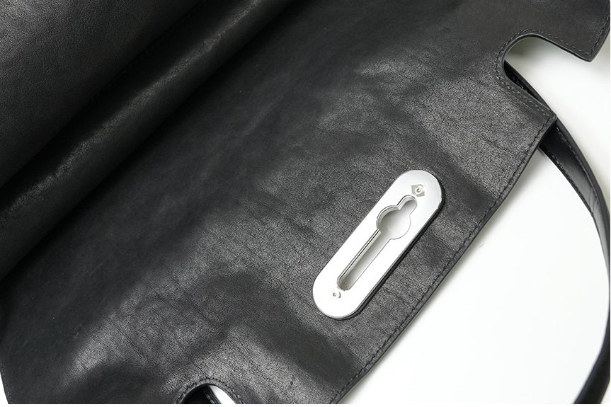 IUBALLET Tanned Leather Shoulder Barrel Bag - SPIRIT.