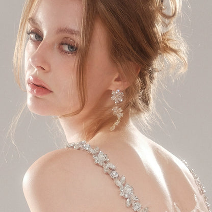 Wardrobes by Chen Elegant Gold Sun Flower Diamond Earrings-Unii