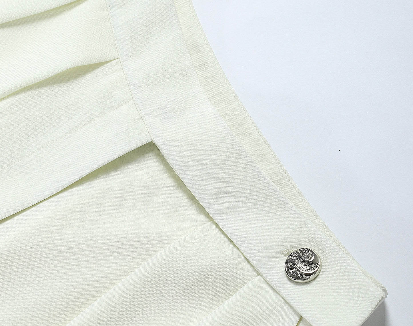 WANGXO | Skin-Friendly Fabric with High-End Metal Buckle Hand-Pinched Layered Urban Suit -NIXI