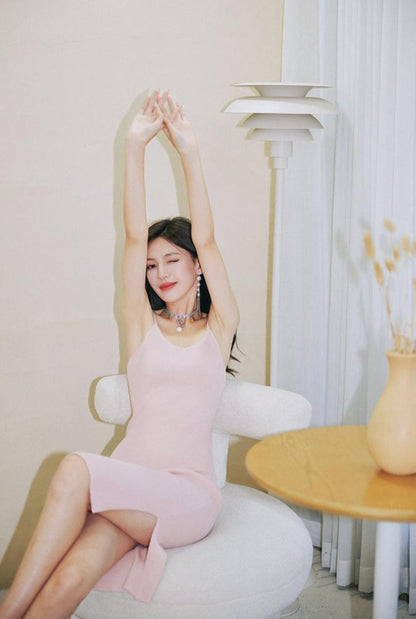 DOLLY Luxury Simple V-Neck Sleeveless Slim Fit Knitted Split Hip Date Dress-KELA